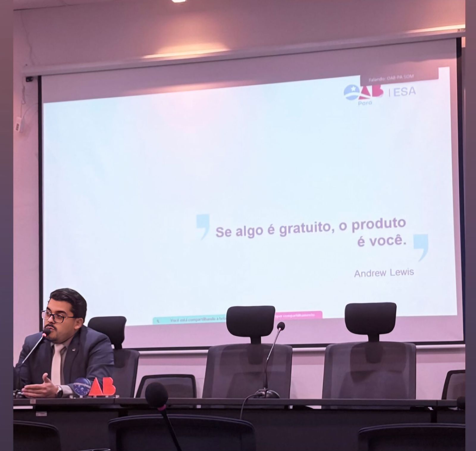 Dr. Evandro ministrando aula na OAB